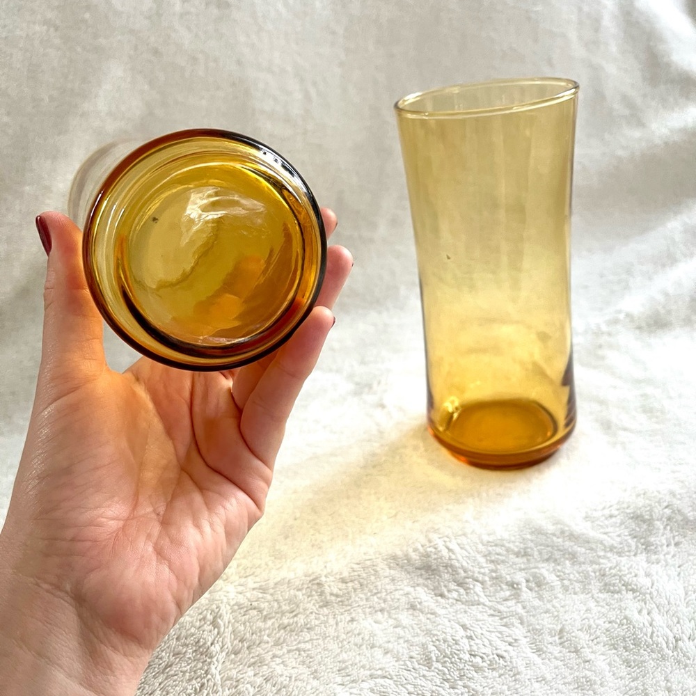 Vintage Amber Flared Drinking Glasses - Picture 2 of 5
